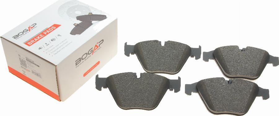 BOGAP B8210144 - Kit de plaquettes de frein, frein à disque cwaw.fr