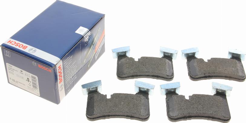 BOSCH 0 986 494 411 - Kit de plaquettes de frein, frein à disque cwaw.fr