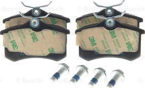 BOSCH 0 986 494 517 - Kit de plaquettes de frein, frein à disque cwaw.fr