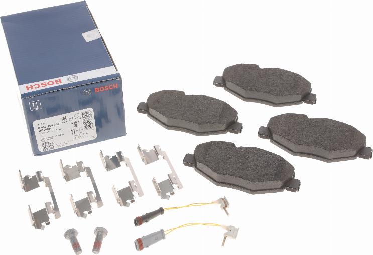 BOSCH 0 986 494 647 - Kit de plaquettes de frein, frein à disque cwaw.fr