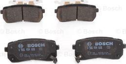 BOSCH 0 986 494 608 - Kit de plaquettes de frein, frein à disque cwaw.fr