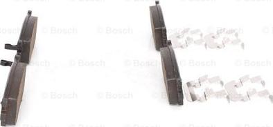 BOSCH 0 986 494 617 - Kit de plaquettes de frein, frein à disque cwaw.fr