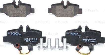 BOSCH 0 986 494 082 - Kit de plaquettes de frein, frein à disque cwaw.fr