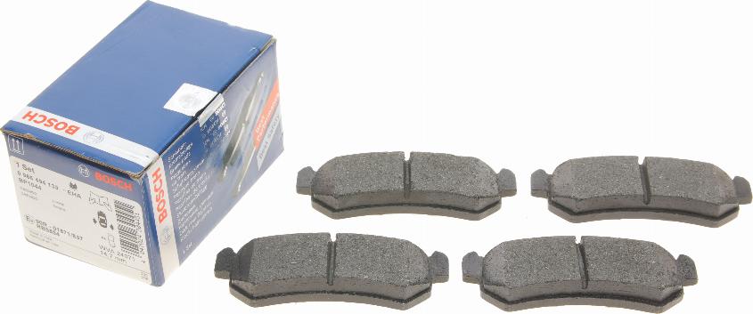 BOSCH 0 986 494 133 - Kit de plaquettes de frein, frein à disque cwaw.fr