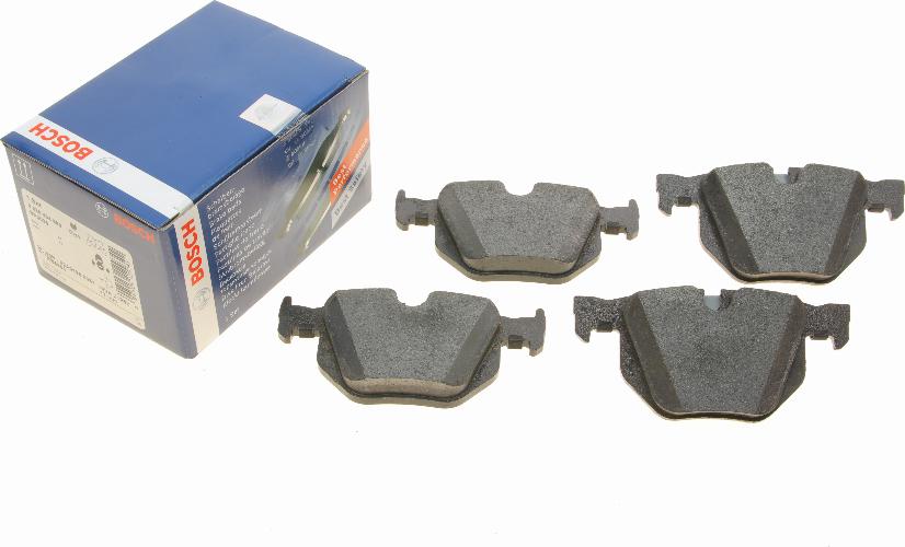 BOSCH 0 986 494 862 - Kit de plaquettes de frein, frein à disque cwaw.fr