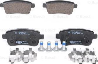 BOSCH 0 986 494 384 - Kit de plaquettes de frein, frein à disque cwaw.fr