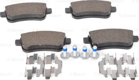 BOSCH 0 986 494 384 - Kit de plaquettes de frein, frein à disque cwaw.fr