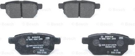 BOSCH 0 986 494 255 - Kit de plaquettes de frein, frein à disque cwaw.fr