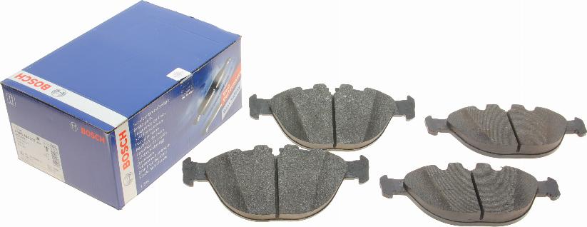 BOSCH 0 986 494 217 - Kit de plaquettes de frein, frein à disque cwaw.fr