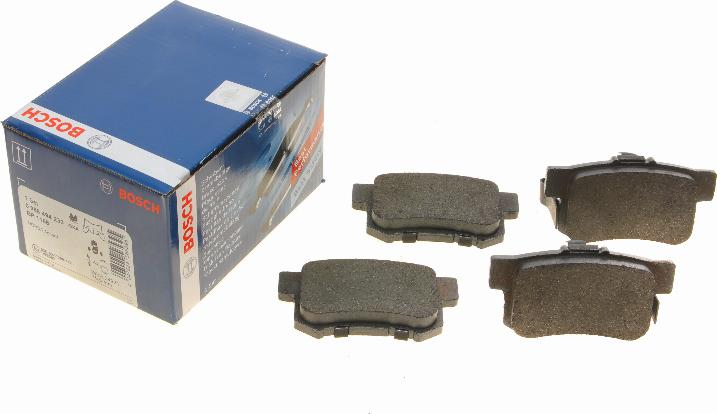 BOSCH 0 986 494 233 - Kit de plaquettes de frein, frein à disque cwaw.fr