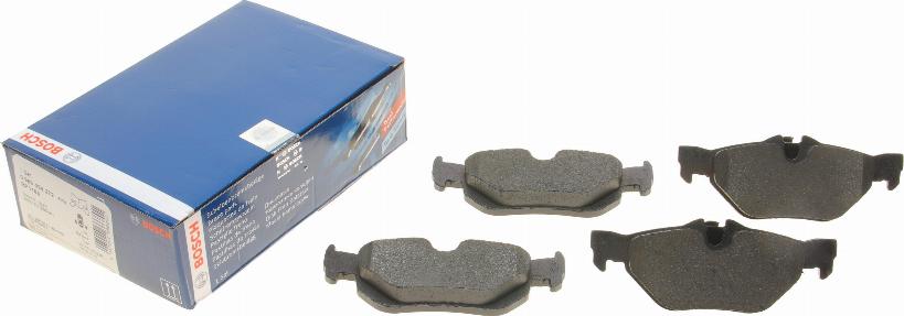 BOSCH 0 986 494 272 - Kit de plaquettes de frein, frein à disque cwaw.fr