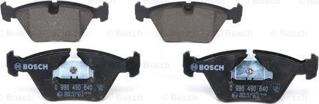 BOSCH 0 986 490 640 - Kit de plaquettes de frein, frein à disque cwaw.fr