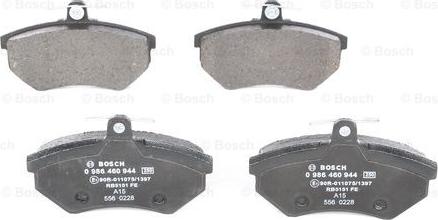 BOSCH 0 986 460 944 - Kit de plaquettes de frein, frein à disque cwaw.fr