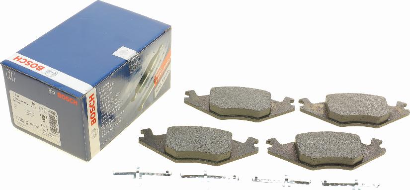 BOSCH 0 986 468 890 - Kit de plaquettes de frein, frein à disque cwaw.fr