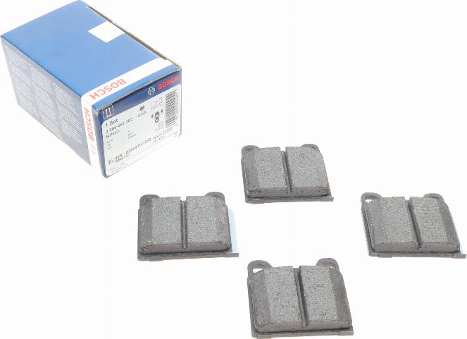 BOSCH 0 986 462 282 - Kit de plaquettes de frein, frein à disque cwaw.fr