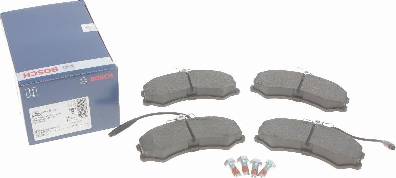 BOSCH 0 986 467 411 - Kit de plaquettes de frein, frein à disque cwaw.fr