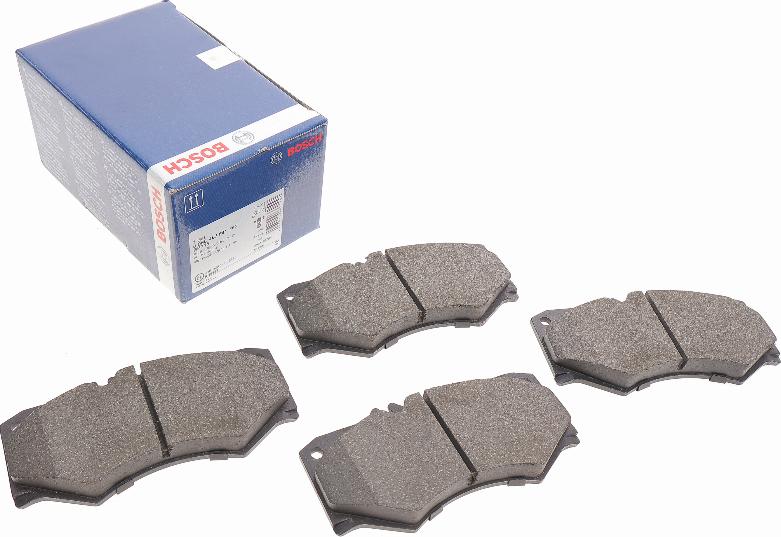 BOSCH 0 986 467 841 - Kit de plaquettes de frein, frein à disque cwaw.fr