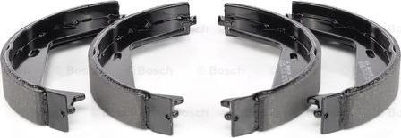 BOSCH 0 986 487 623 - Jeu de mâchoires de frein, frein de stationnement cwaw.fr