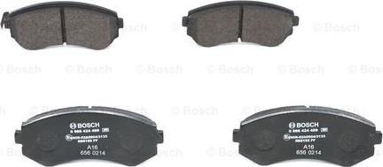 BOSCH 0 986 424 489 - Kit de plaquettes de frein, frein à disque cwaw.fr