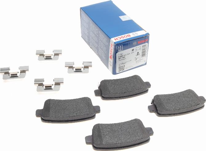 BOSCH 0 986 424 124 - Kit de plaquettes de frein, frein à disque cwaw.fr