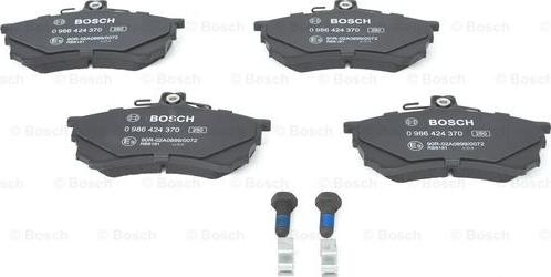 BOSCH 0 986 424 370 - Kit de plaquettes de frein, frein à disque cwaw.fr