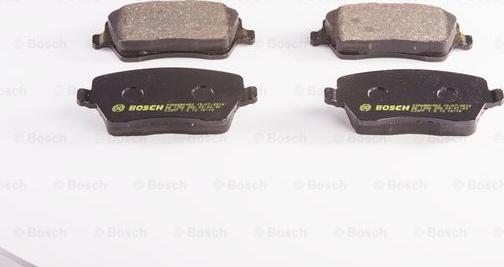 BOSCH 0 986 BB0 983 - Kit de plaquettes de frein, frein à disque cwaw.fr