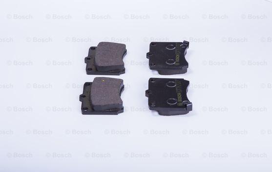 BOSCH 0 986 BB0 583 - Kit de plaquettes de frein, frein à disque cwaw.fr