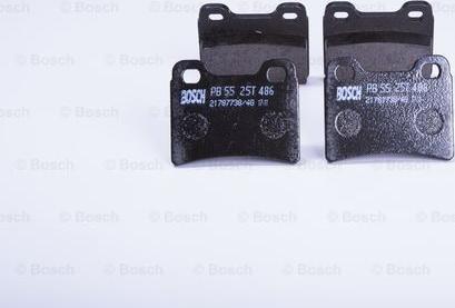 BOSCH 0 986 BB0 047 - Kit de plaquettes de frein, frein à disque cwaw.fr