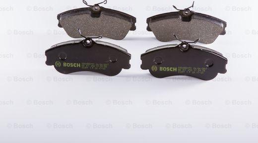 BOSCH 0 986 BB0 151 - Kit de plaquettes de frein, frein à disque cwaw.fr