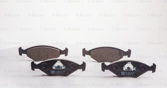 BOSCH 0 986 BB0 261 - Kit de plaquettes de frein, frein à disque cwaw.fr