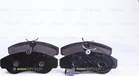 BOSCH 0 986 BB0 707 - Kit de plaquettes de frein, frein à disque cwaw.fr