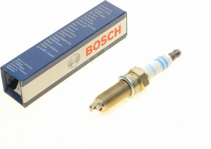 BOSCH 0 242 135 556 - Bougie d'allumage cwaw.fr