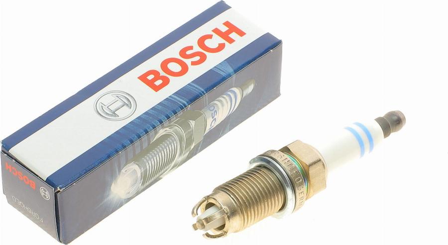 BOSCH 0 242 240 590 - Bougie d'allumage cwaw.fr