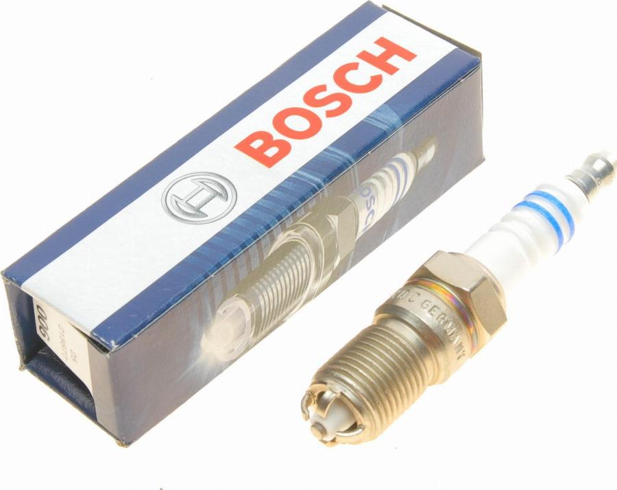 BOSCH 0 242 235 607 - Bougie d'allumage cwaw.fr