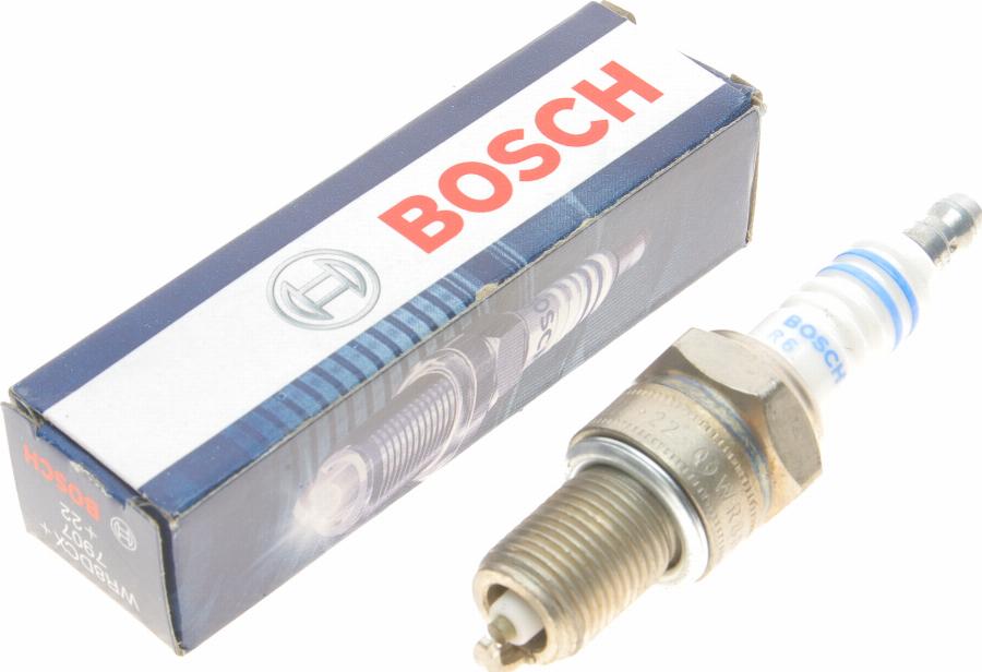 BOSCH 0 242 229 687 - Bougie d'allumage cwaw.fr