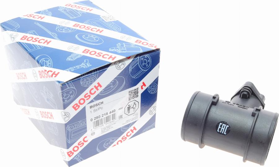 BOSCH 0 280 218 440 - Débitmètre de masse d'air cwaw.fr