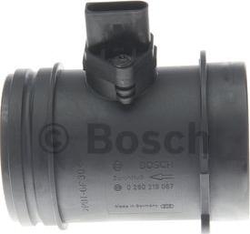 BOSCH 0 280 218 067 - Débitmètre de masse d'air cwaw.fr