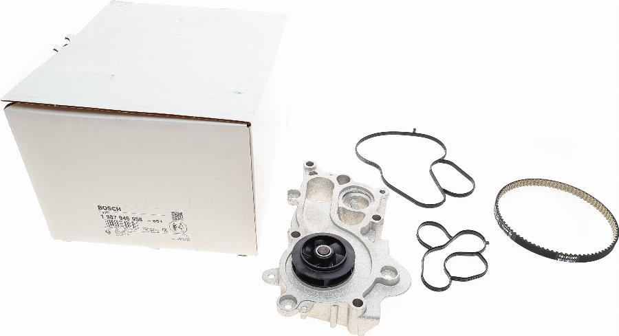 BOSCH 1 987 946 958 - Pompe à eau + kit de courroie de distribution cwaw.fr