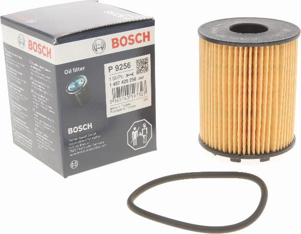 BOSCH 1 457 429 256 - Filtre à huile cwaw.fr