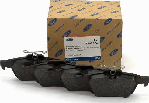 FORD 1360254 - Kit de plaquettes de frein, frein à disque cwaw.fr