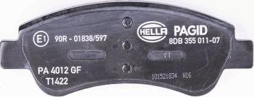 HELLA 8DB 355 011-071 - Kit de plaquettes de frein, frein à disque cwaw.fr