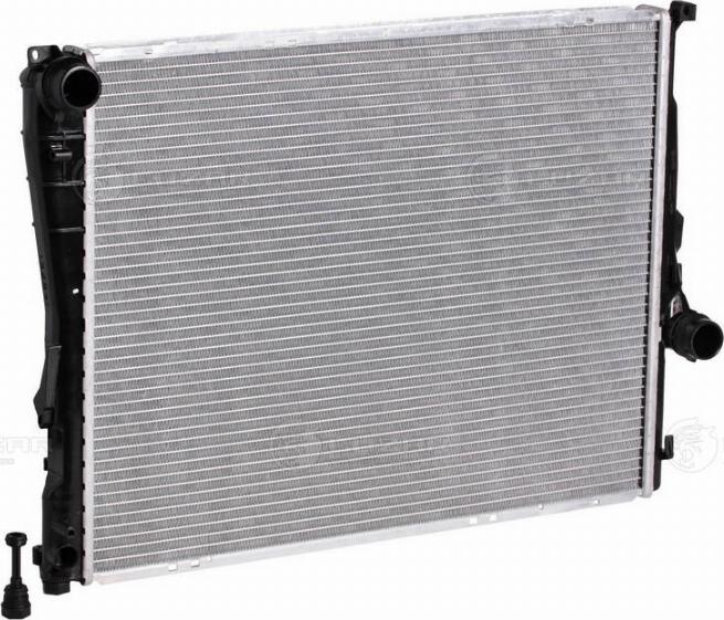 Luzar LRc 26118 - Radiateur, refroidissement du moteur cwaw.fr