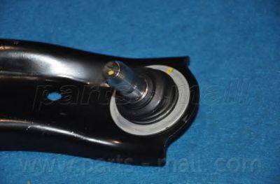 Parts-Mall CA-D028R - Bras de liaison, suspension de roue cwaw.fr