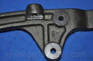 Parts-Mall CA-K031 - Bras de liaison, suspension de roue cwaw.fr