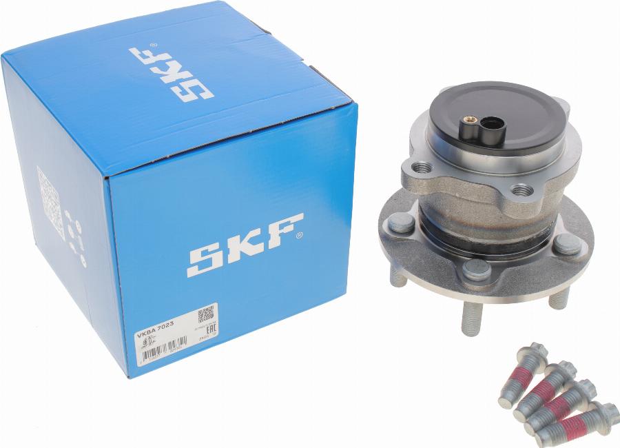 SKF VKBA 7023 - Kit de roulements de roue cwaw.fr