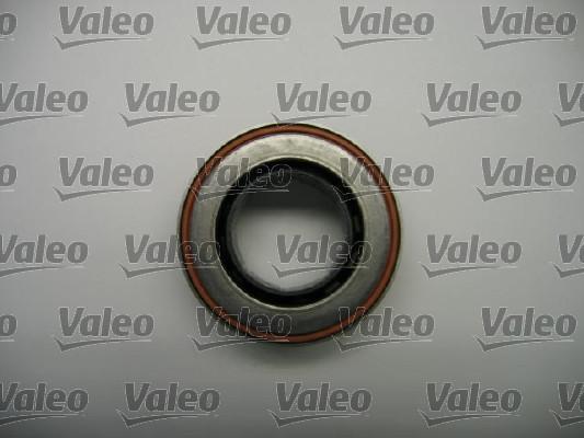 Valeo 826681 - Kit d'embrayage cwaw.fr