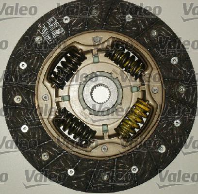 Valeo 826340 - Kit d'embrayage cwaw.fr