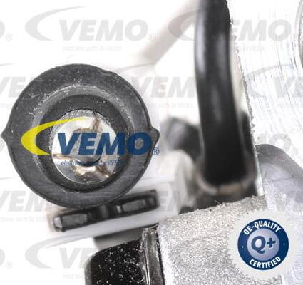 Vemo V46-15-0012 - Compresseur, climatisation cwaw.fr