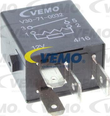 Vemo V30-71-0032 - Relais, pompe à carburant cwaw.fr